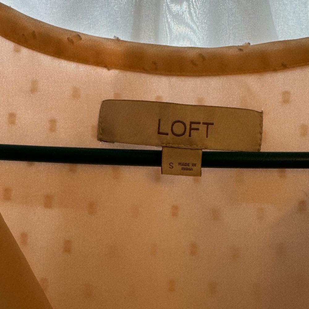 Loft pale pink Swiss dot top euc - Picture 6 of 9